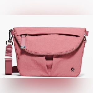 Lululemon All Night Festival Bag 5L - Cherry tint/Deco Pink